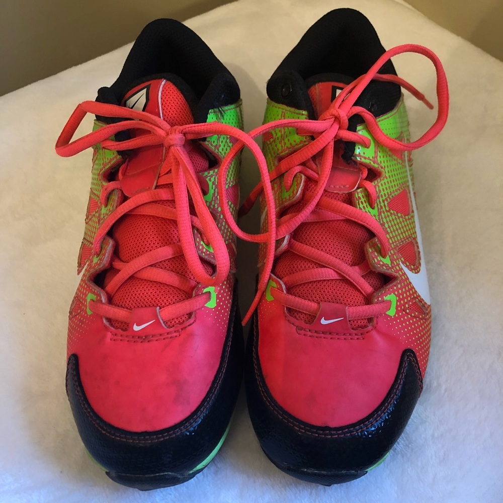 *WEEKEND SALE/FIRM* Girls Nike Cleats ⚾️